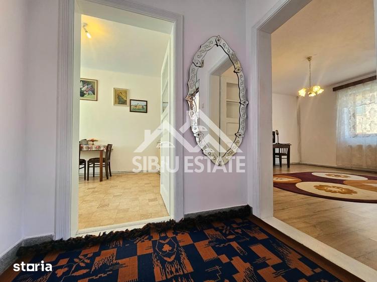 Casă cu 5 camere cu Teren 198 Mp în Central