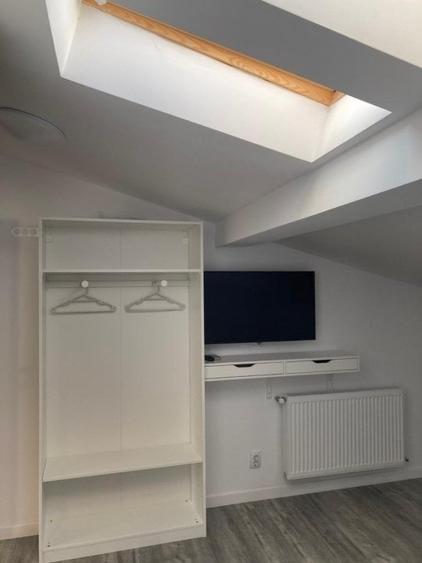 Apartament cu 4 camere semidecomandat în Unirii