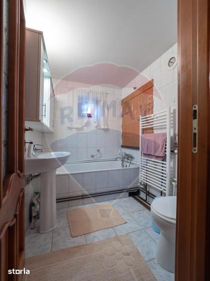 Casă cu 5 camere cu Teren 735 Mp în Volovăț