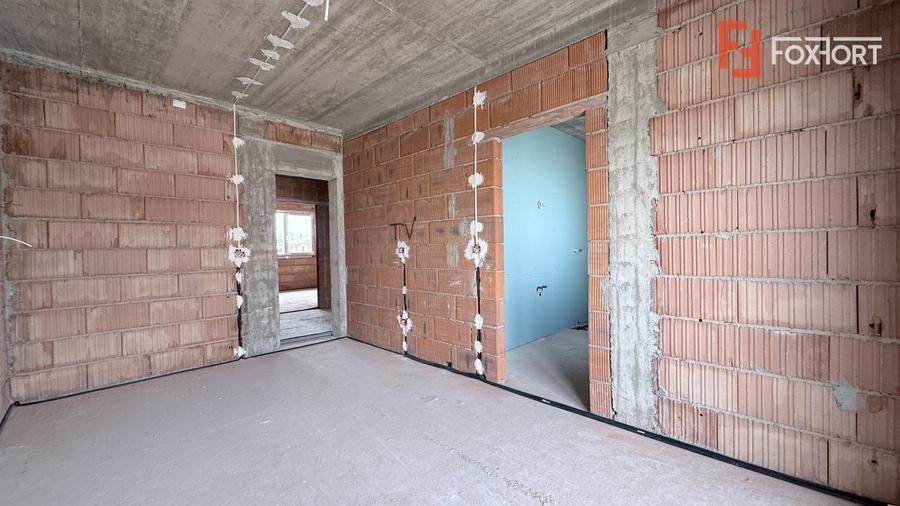 Duplex cu 5 camere cu Canalizare în Moșnița Nouă