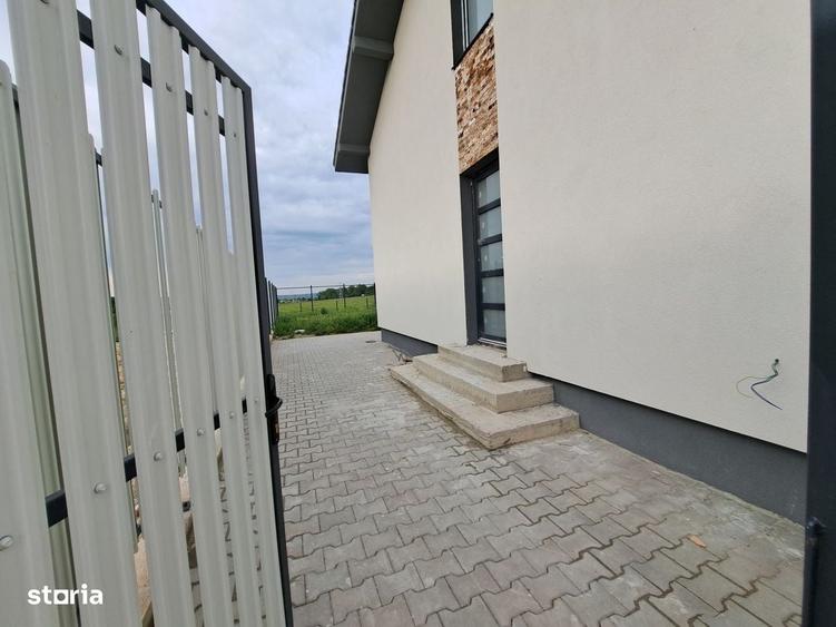 Casă cu 4 camere cu Teren 265 Mp în Central
