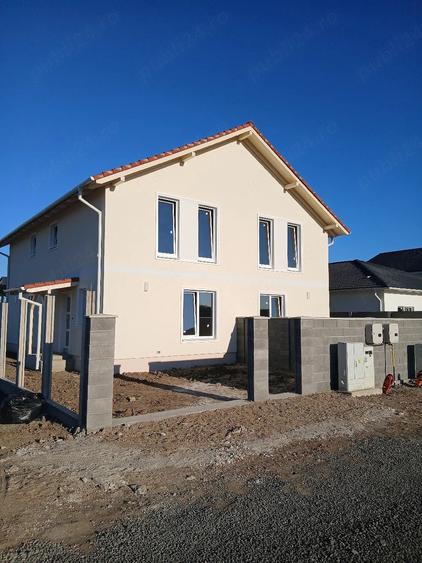 Casă cu 4 camere cu Teren 320 Mp în Șag