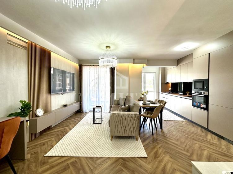 Apartament cu 3 camere semidecomandat, mobilat în Florești