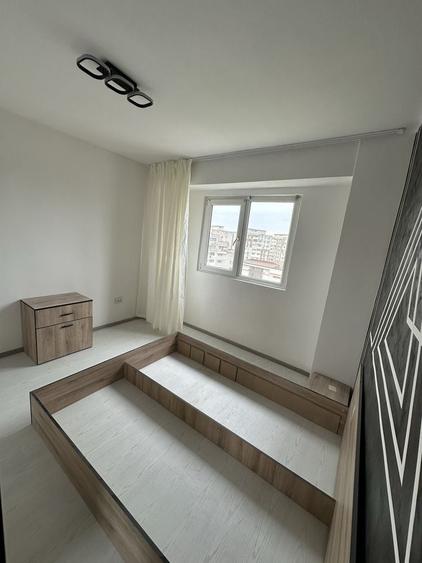 Apartament cu 2 camere decomandat în Micro 20