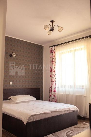 Casă individuală cu 17 camere cu Canalizare în Moieciu de Jos