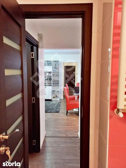 Apartament cu 3 camere decomandat, mobilat în Rogerius