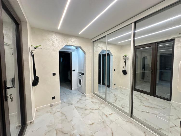 Apartament cu 2 camere decomandat în Micro 20