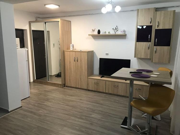 Garsonieră decomandată în Trivale