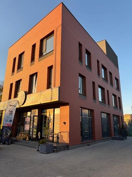 Spatiu comercial + Birouri Etaj - 1