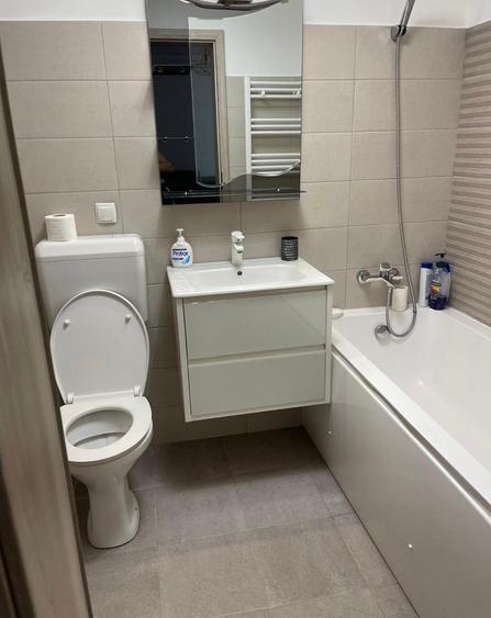 Apartament cu 2 camere în Apărătorii Patriei