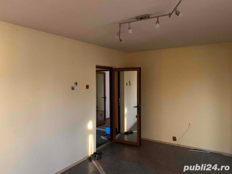 Apartament cu 3 camere decomandat în Mircea-Vodă
