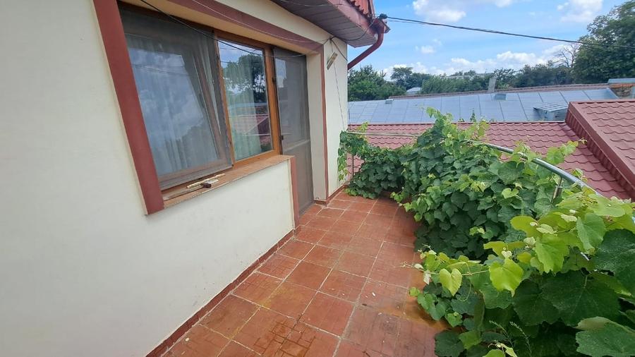 Casă individuală cu 5 camere cu Canalizare în Plantelor