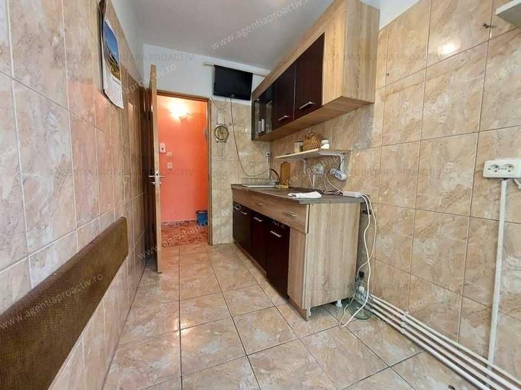 Garsonieră decomandată în Central