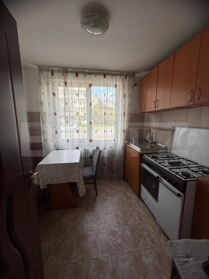 Apartament cu 2 camere decomandat, mobilat în Policlinica