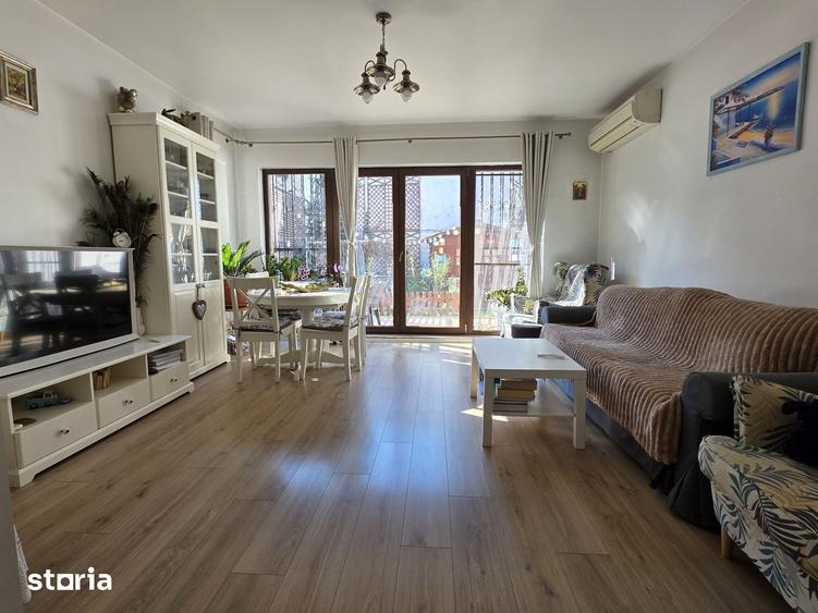 Casă cu 5 camere cu Teren 240 Mp în Tei
