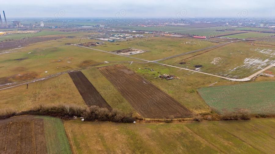 Teren de 5000 mp, în Nord