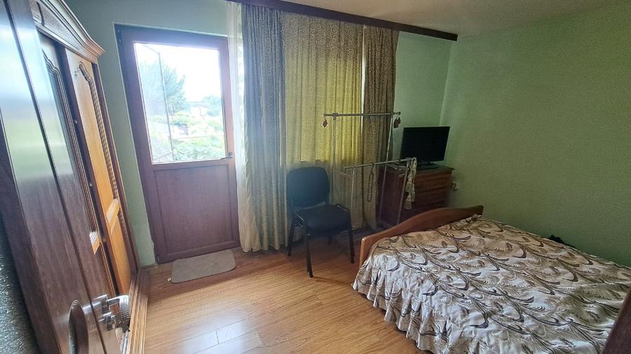 Casă individuală cu 5 camere cu Canalizare în Plantelor