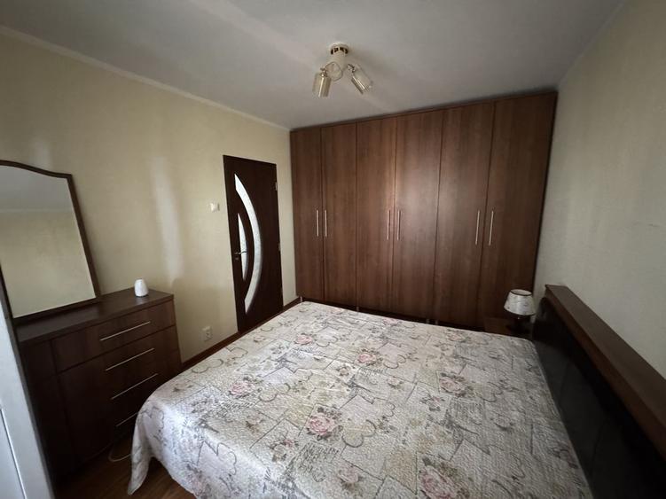 Apartament cu 2 camere semidecomandat în Craiovița Nouă