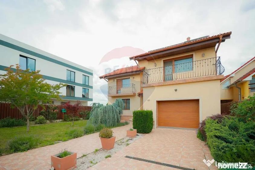 Casă cu 5 camere cu Teren 1000 Mp în Sânmartin