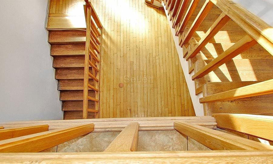 Casă individuală cu 9 camere cu Canalizare în Astra