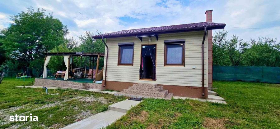 Casă cu 3 camere cu Teren 2952 Mp în Cerna