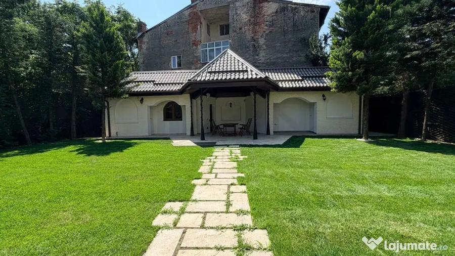 Casă cu 7 camere cu Teren 1000 Mp în Unirii