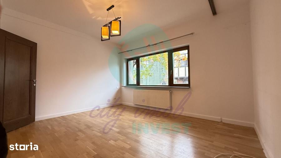 Apartament cu 3 camere în Primăverii