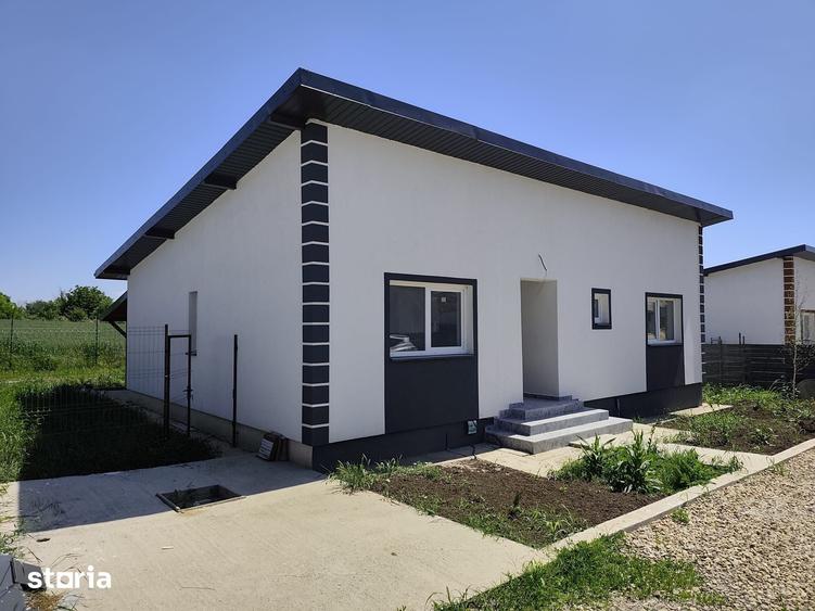 Casă cu 4 camere cu Teren 399 Mp în Crevedia
