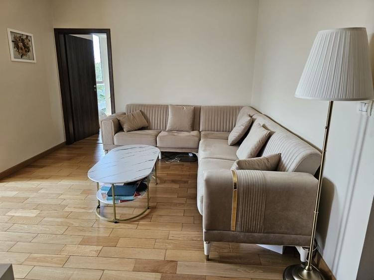 Apartament cu 3 camere decomandat, mobilat în Soarelui