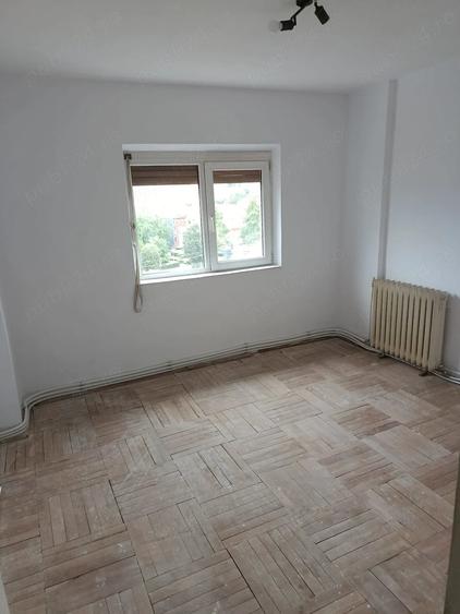 Apartament cu 3 camere decomandat în Decebal