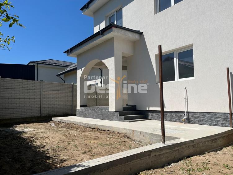 Duplex cu 4 camere cu Canalizare în Măgurele