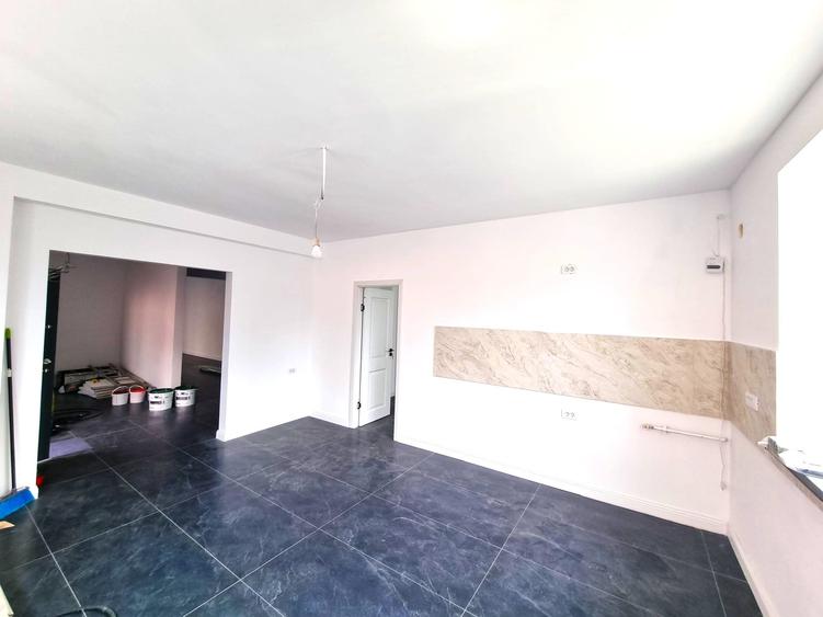 Casă cu 4 camere cu Canalizare în Bd. Laminorului