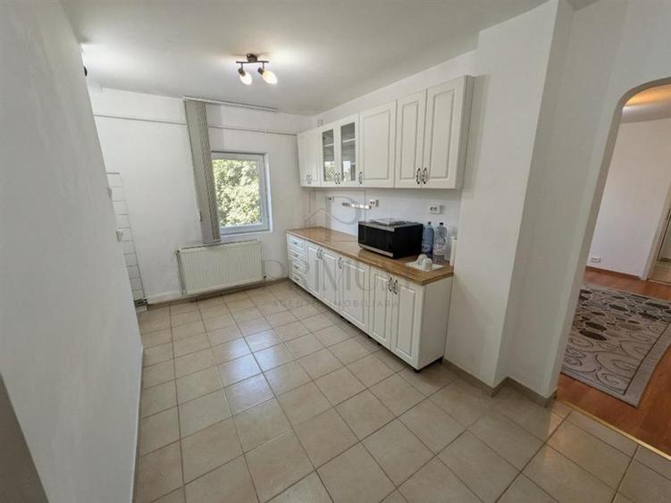 Apartament cu 3 camere semidecomandat, mobilat în Freidorf