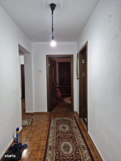 Apartament cu 3 camere decomandat în Alecu Russo
