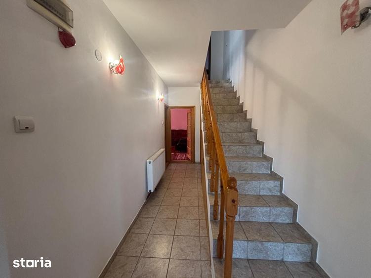 Casă cu 6 camere cu Teren 600 Mp în Tomești