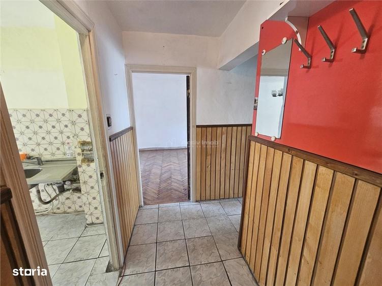 Apartament cu 4 camere decomandat în Central