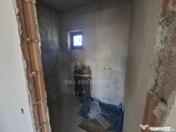 Casă cu 4 camere cu Teren 500 Mp în Sânpetru