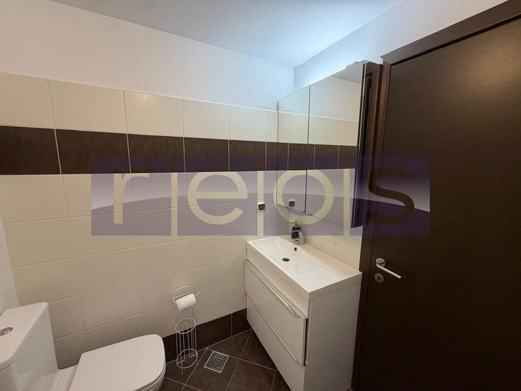 Apartament cu 3 camere decomandat, mobilat în Central