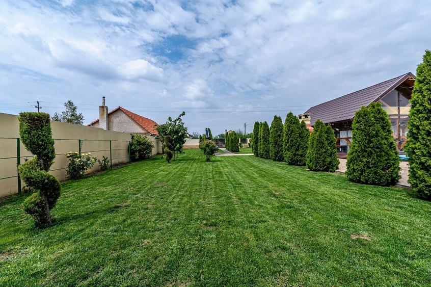 Casă individuală cu 4 camere cu Piscina în Secusigiu