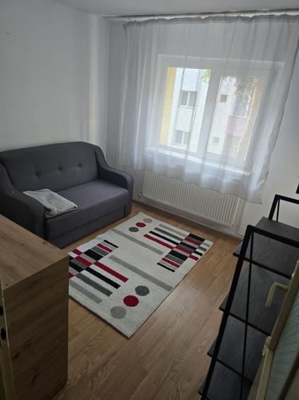 Apartament cu 3 camere decomandat în Simion Bărnuțiu