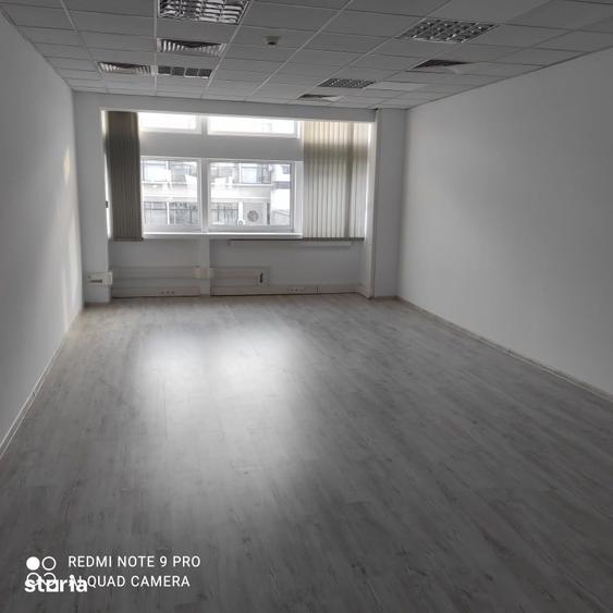 Spațiu comercial, de 100 mp, în Podu Roș