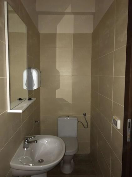 Spațiu comercial, de 16 mp, în P-ța Unirii