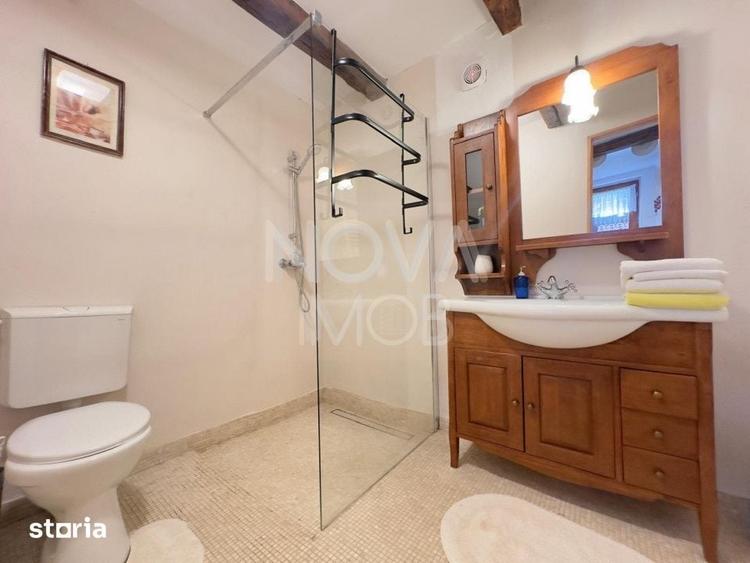 Casă cu 8 camere cu Teren 244 Mp în Central