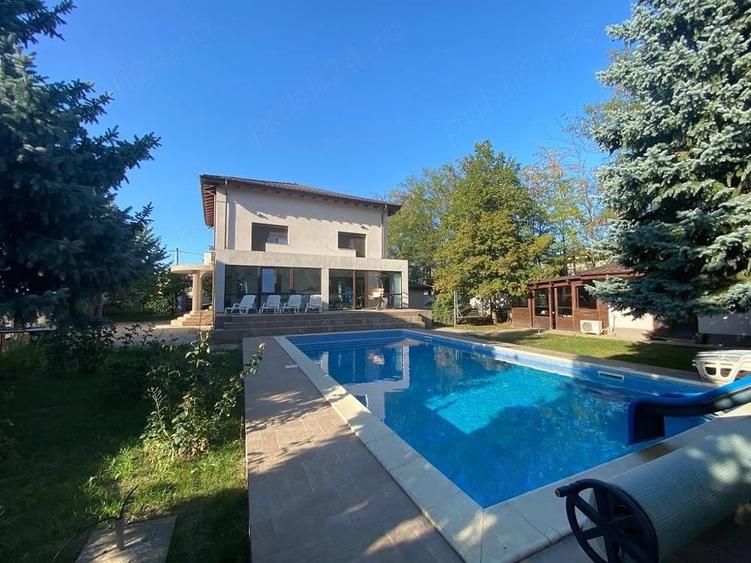 Casă cu Teren 1790 Mp în Corbeanca