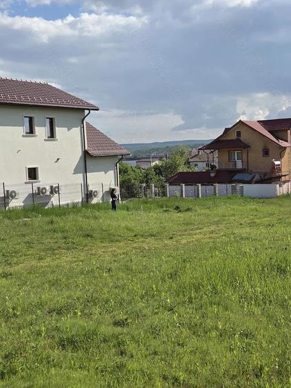 Teren de 500 mp, în Budeasa