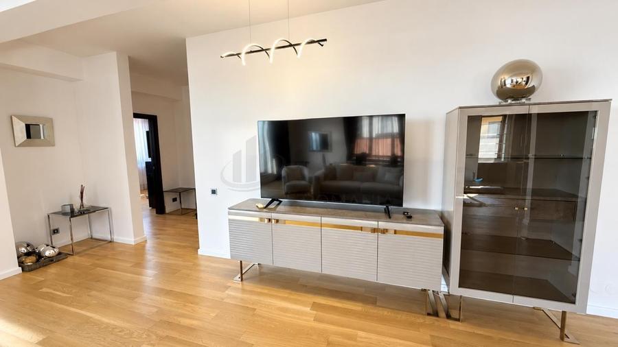 Apartament cu 3 camere decomandat, mobilat în Herăstrău
