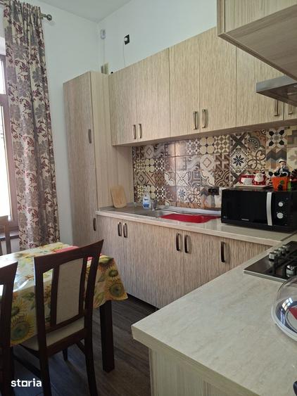 Casă cu 4 camere cu Teren 285 Mp în Central