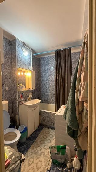 Apartament cu 3 camere decomandat în Berceni