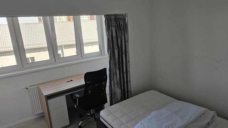 Apartament cu 4 camere decomandat în Zorilor