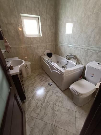 Apartament cu 3 camere, mobilat în Prelungirea Ghencea